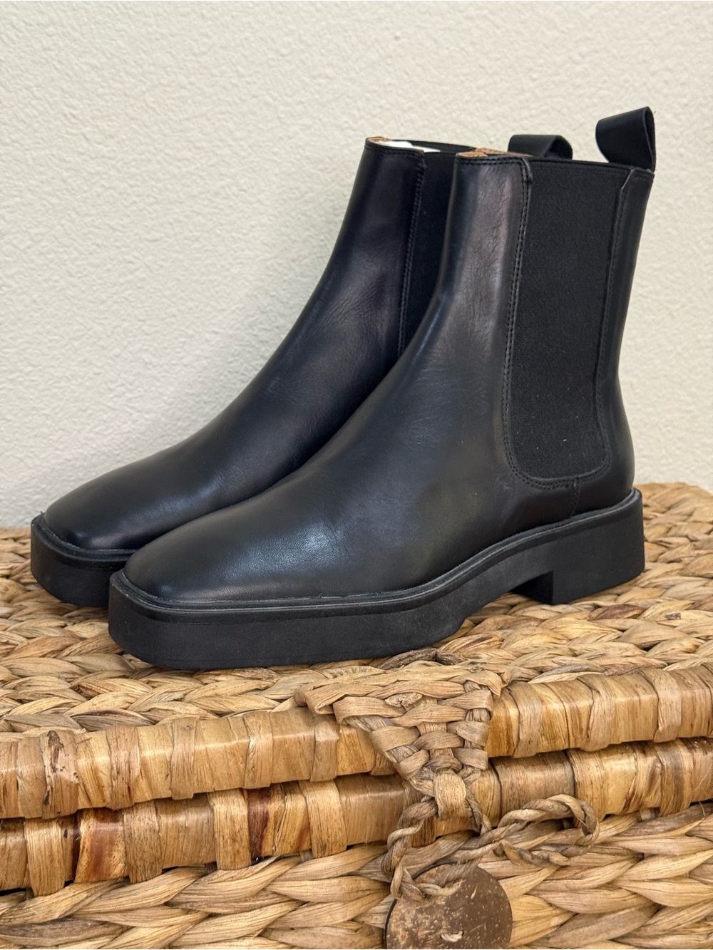 NWT Zara Women’s Black Leather Chelsea Platform Square Toe Ankle Boots Size 6